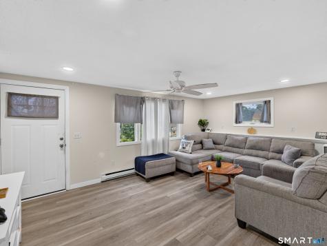 17 Grove Street New London CT 06320