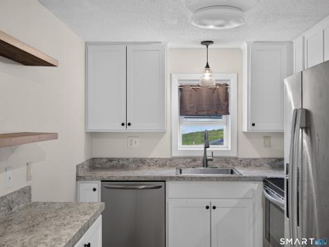 17 Grove Street New London CT 06320