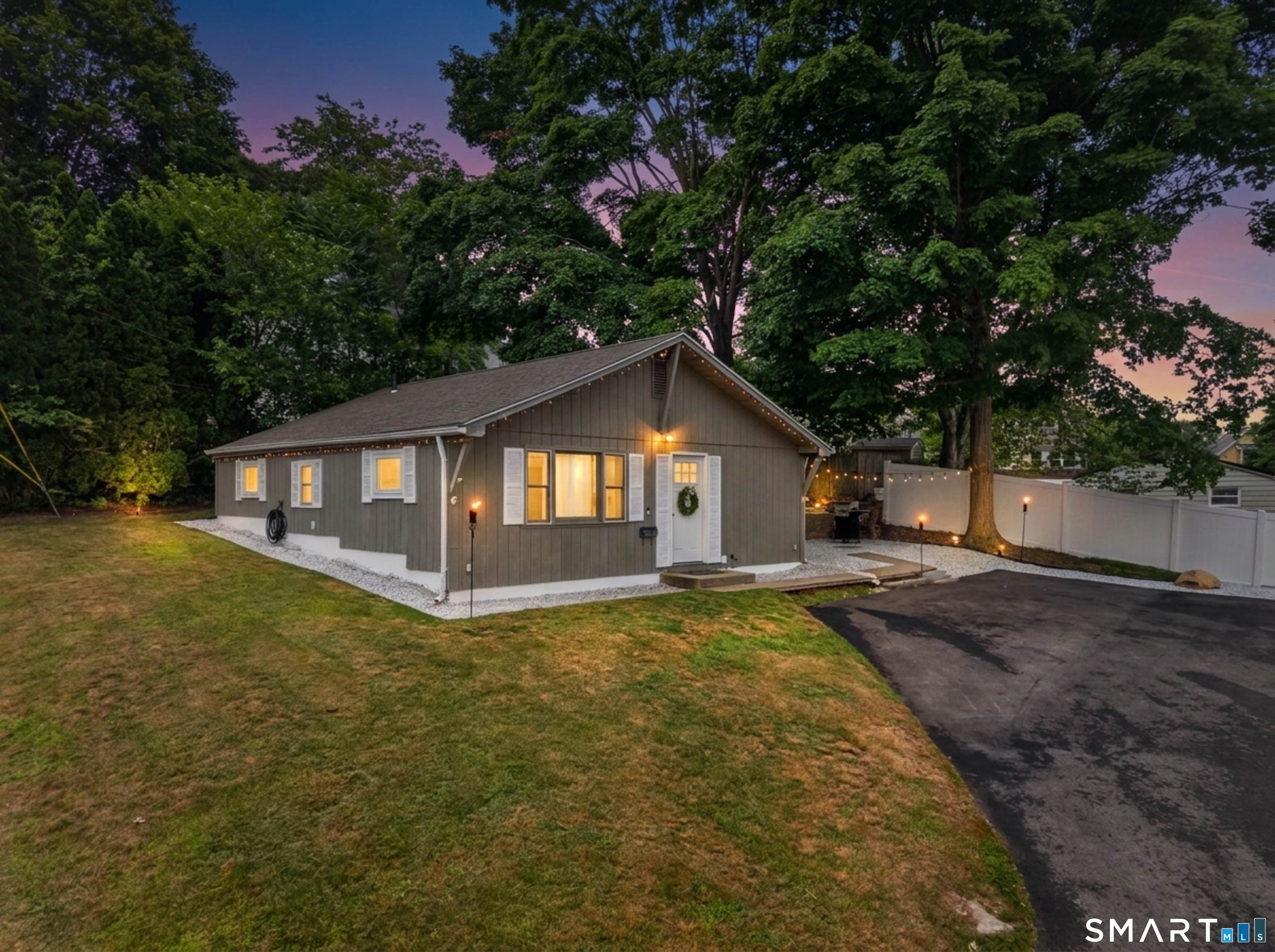 17 Grove Street New London CT 06320