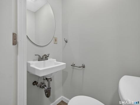 17 Grove Street New London CT 06320