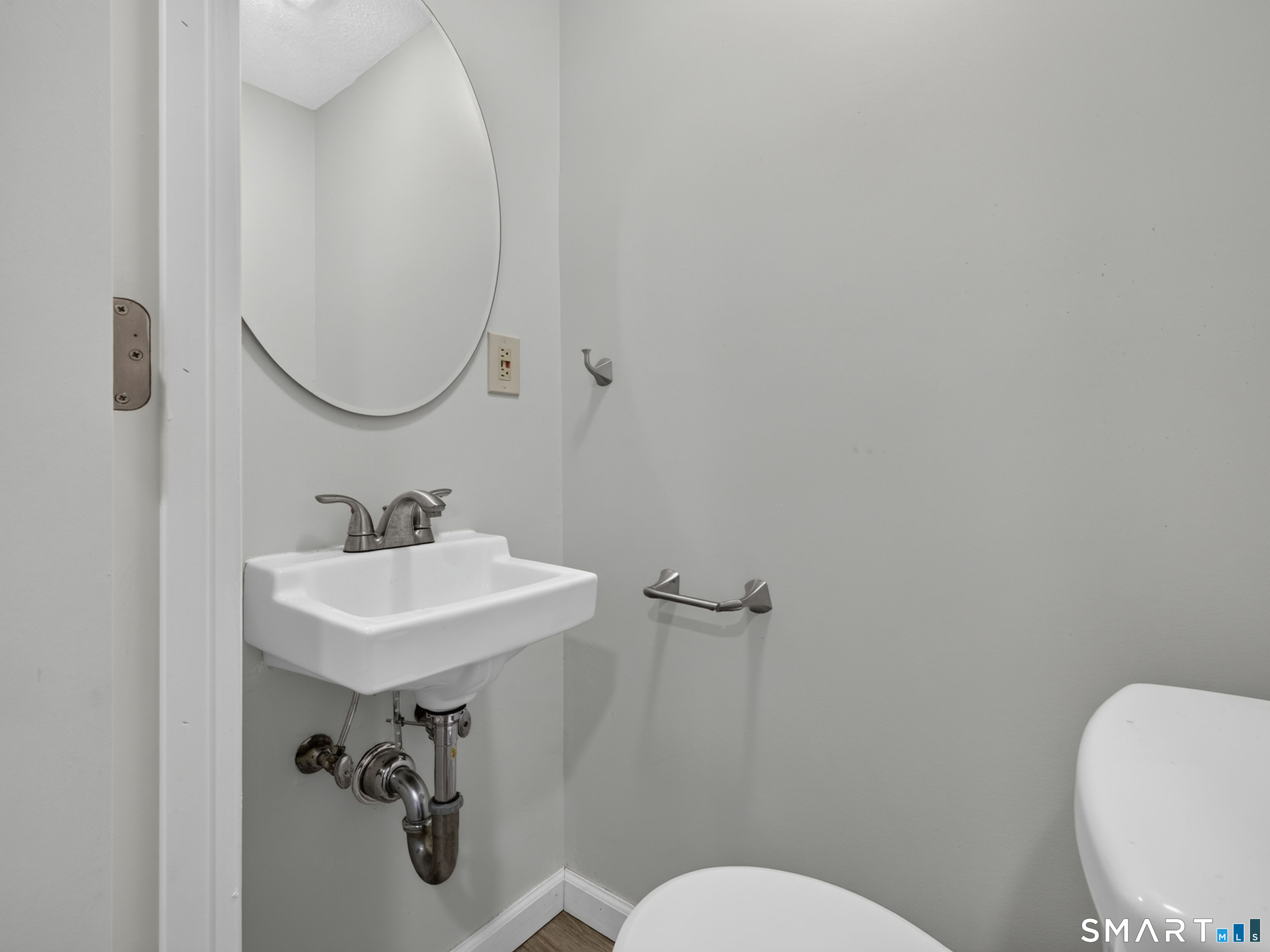 17 Grove Street New London CT 06320