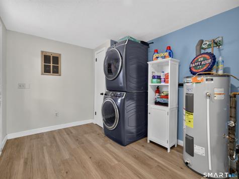 17 Grove Street New London CT 06320