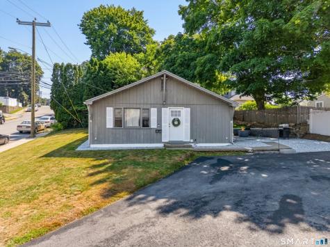 17 Grove Street New London CT 06320