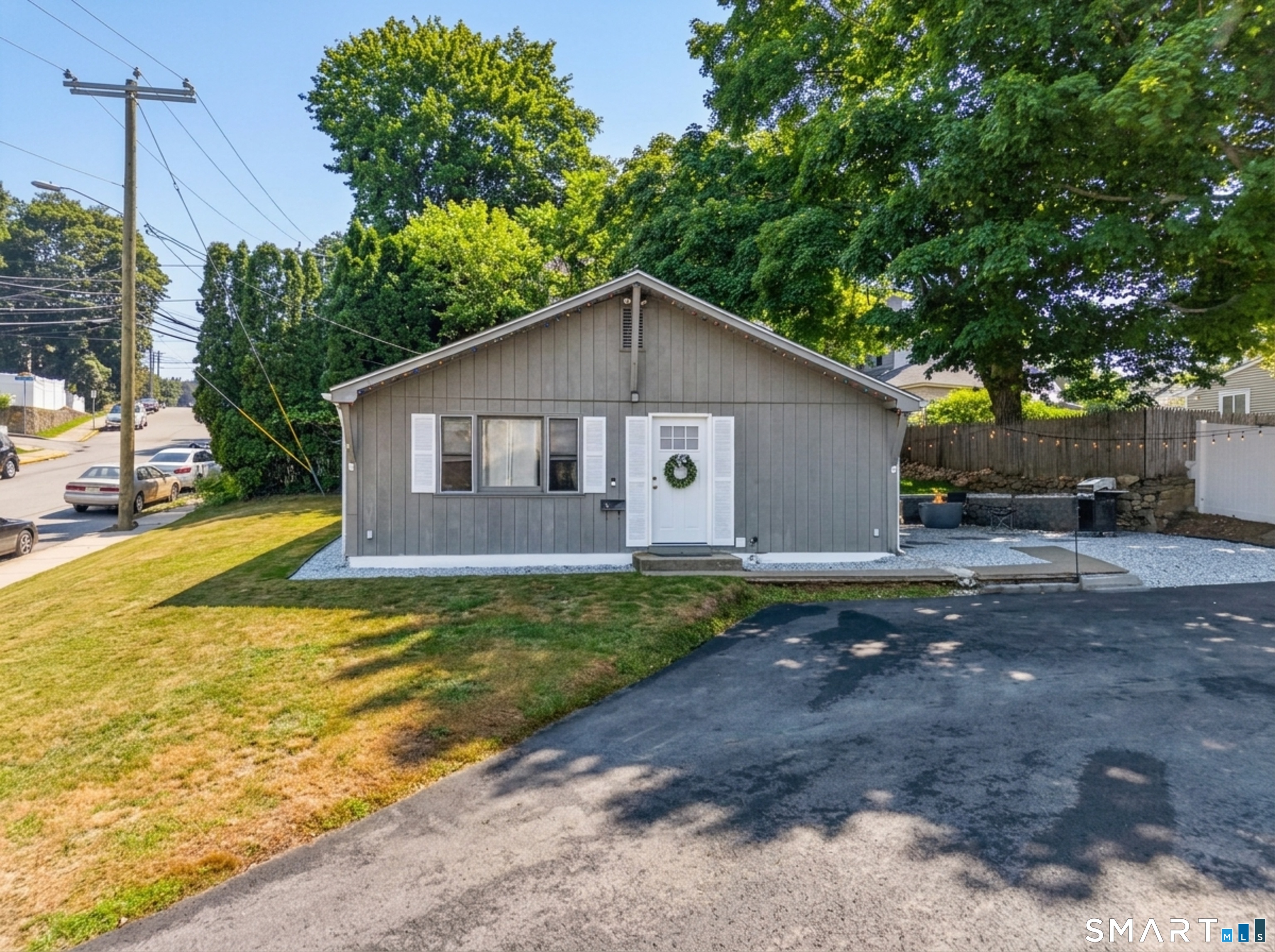 17 Grove Street New London CT 06320