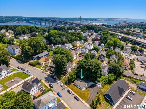 17 Grove Street New London CT 06320