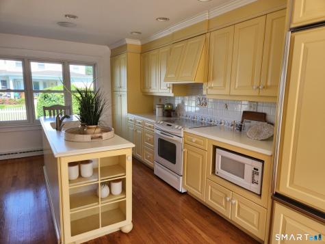420 Maple Avenue Old Saybrook CT 06475