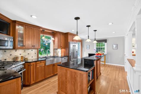 24 Valley View Drive Simsbury CT 06089