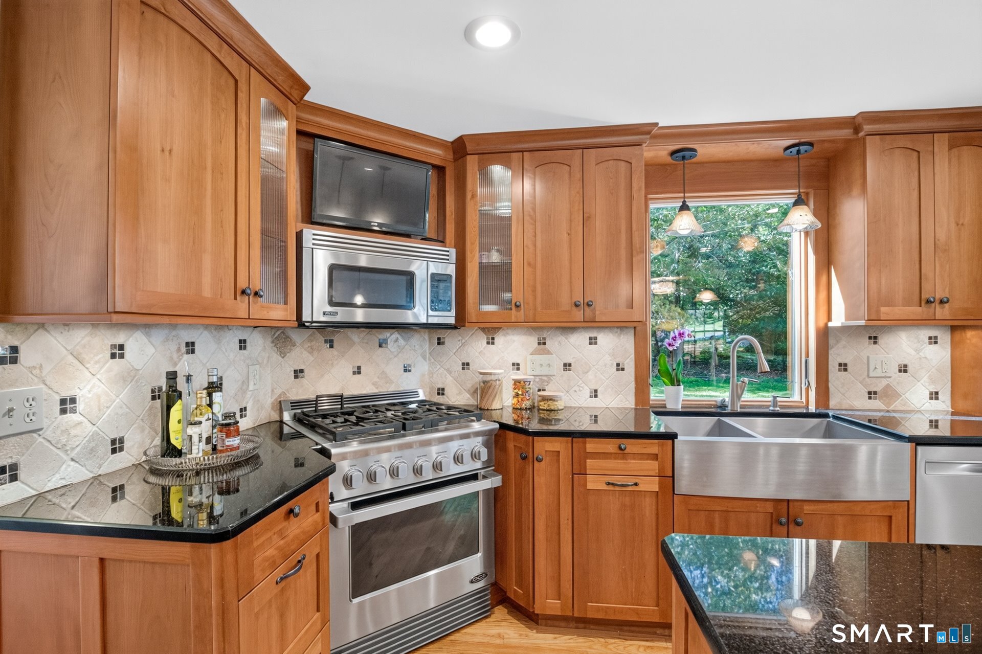 24 Valley View Drive Simsbury CT 06089