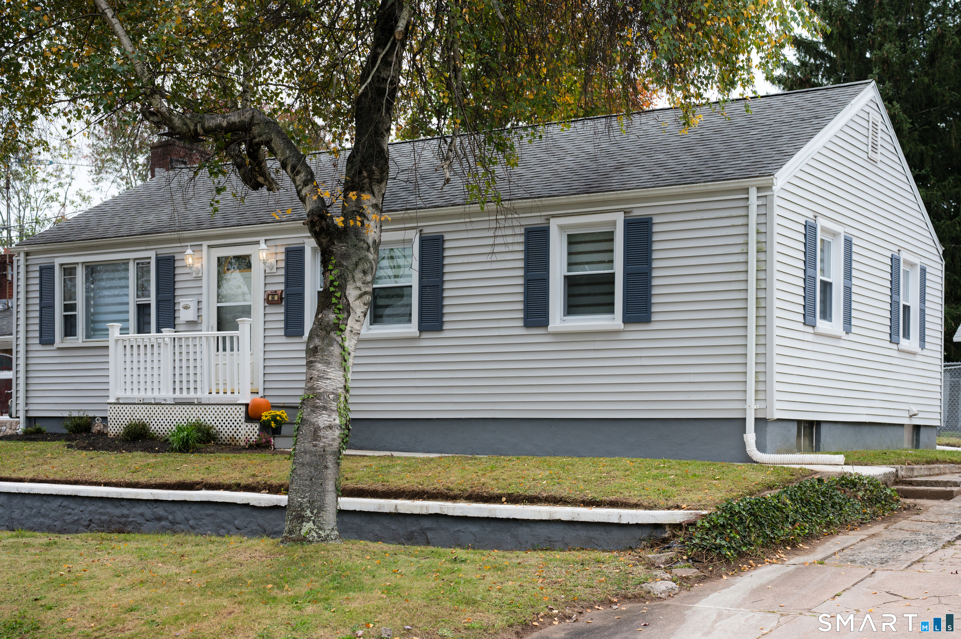64 Saint Andrew Avenue East Haven CT 06512