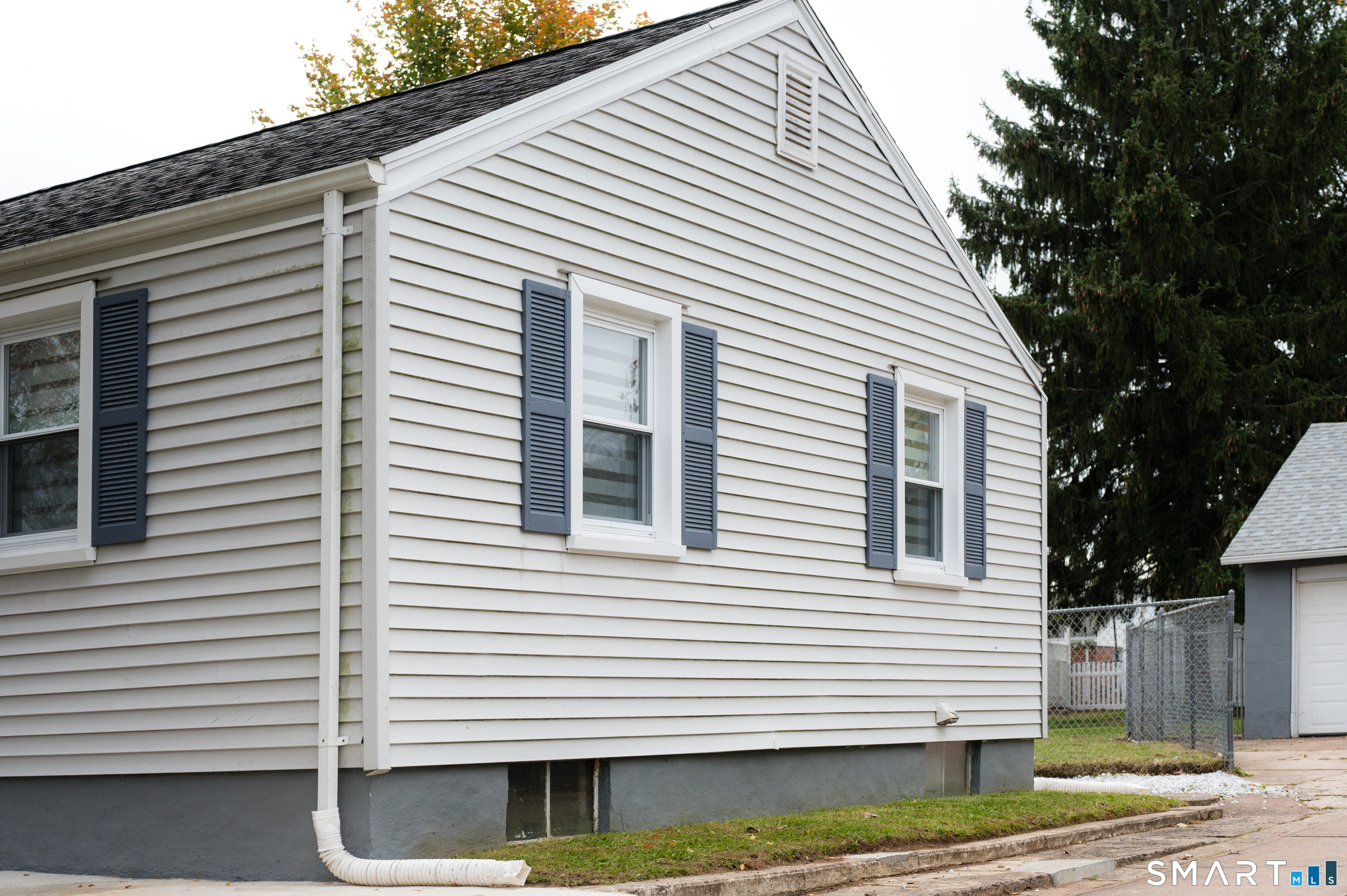64 Saint Andrew Avenue East Haven CT 06512