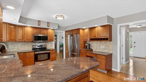 7 Village View Lane Farmington CT 06085