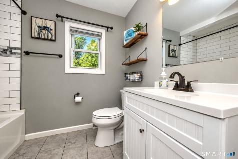 17 Riviera Terrace Oxford CT 06478