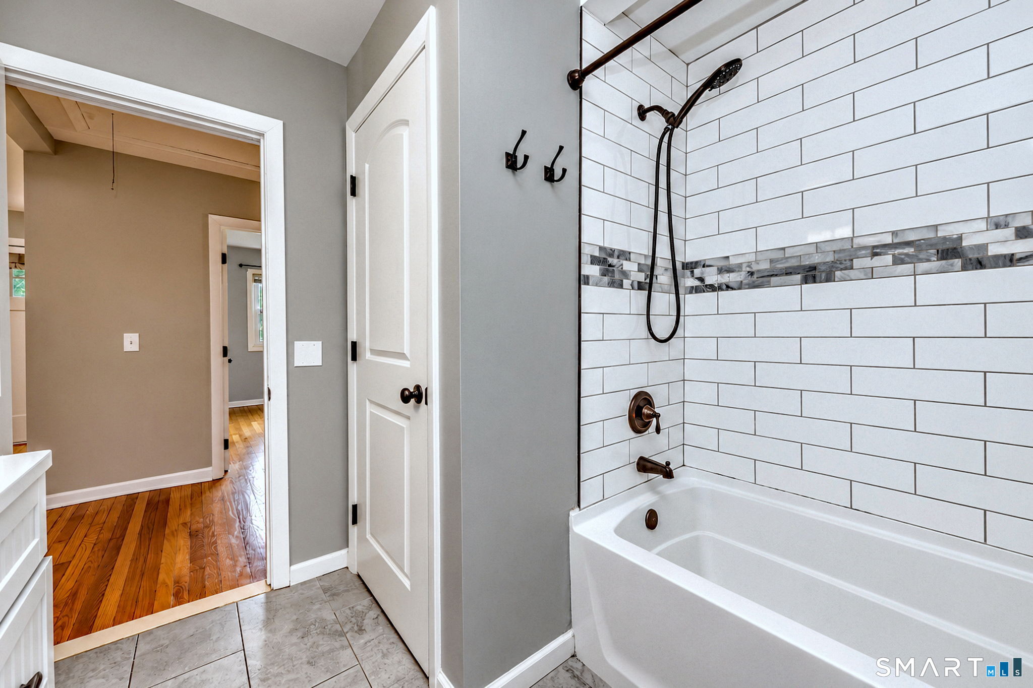 17 Riviera Terrace Oxford CT 06478
