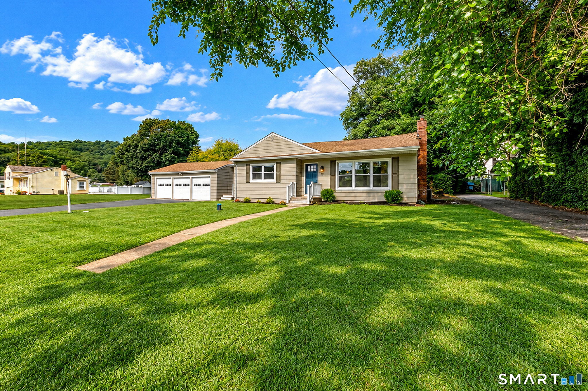 17 Riviera Terrace Oxford CT 06478
