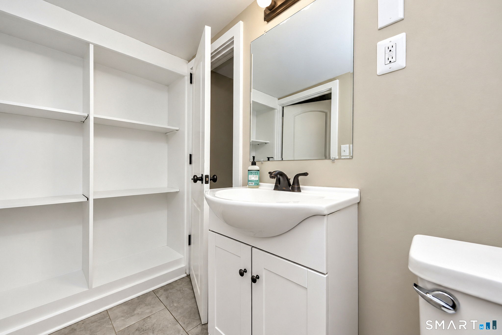 17 Riviera Terrace Oxford CT 06478