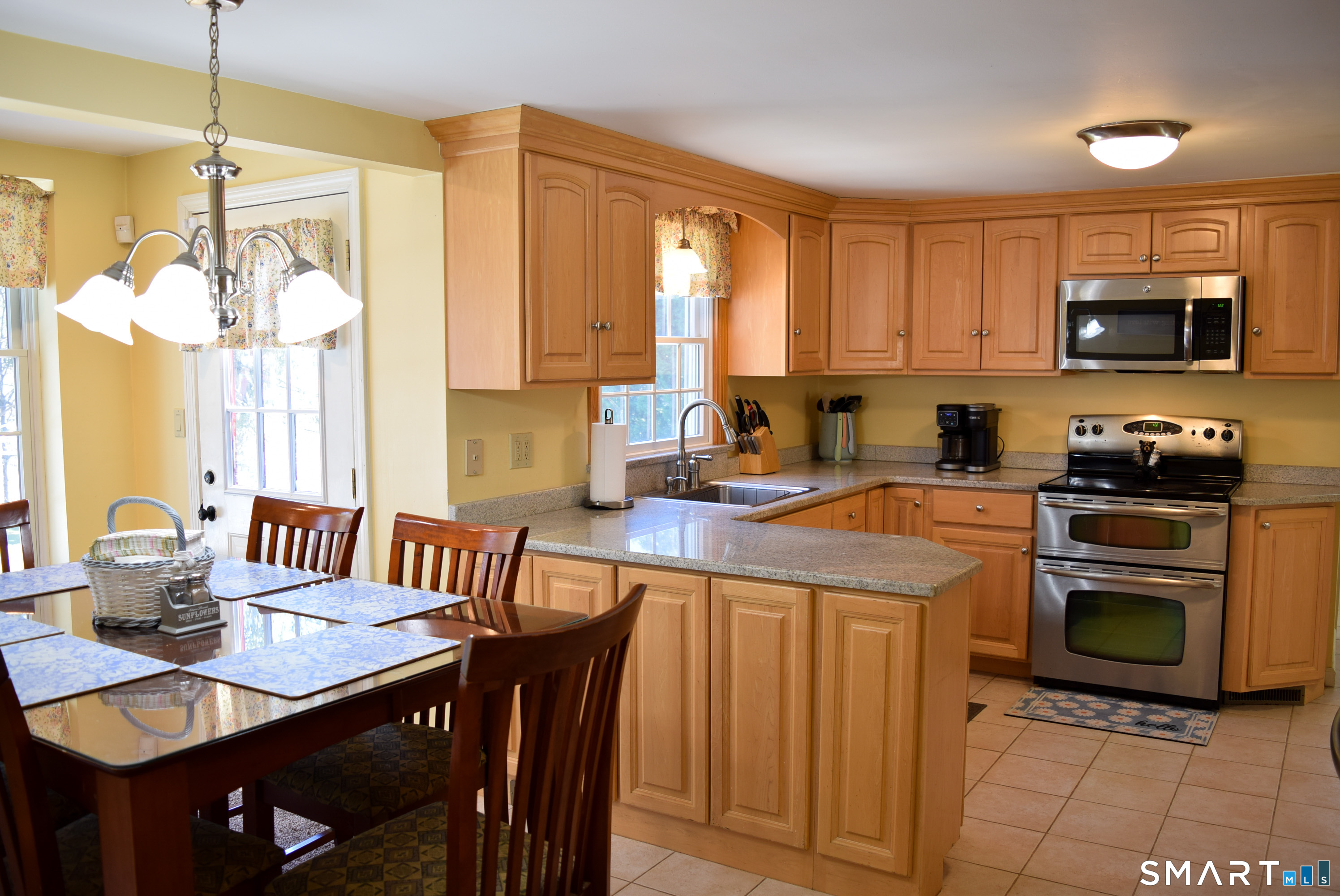 68 Old Wheeler Lane Avon CT 06001