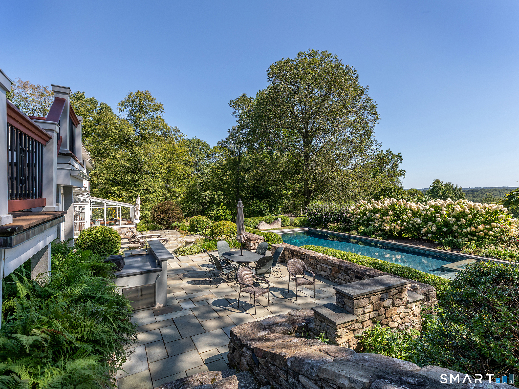 8 Sunrise Lane Bridgewater CT 06752