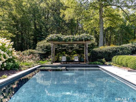 8 Sunrise Lane Bridgewater CT 06752