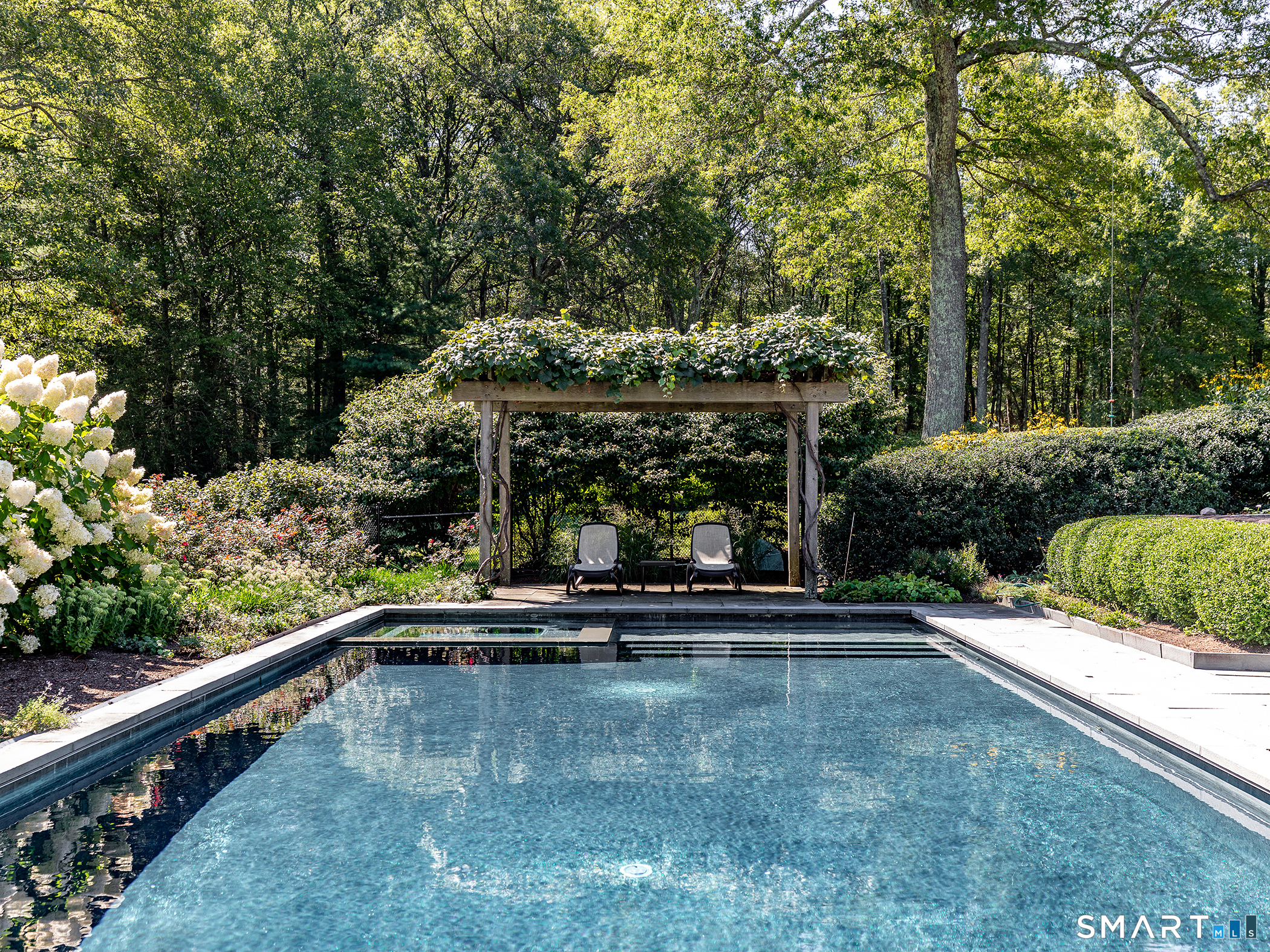 8 Sunrise Lane Bridgewater CT 06752