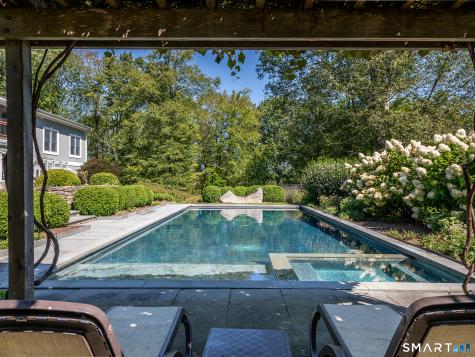 8 Sunrise Lane Bridgewater CT 06752