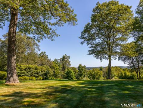 8 Sunrise Lane Bridgewater CT 06752