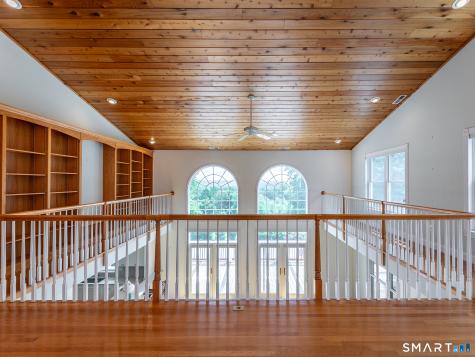 8 Sunrise Lane Bridgewater CT 06752