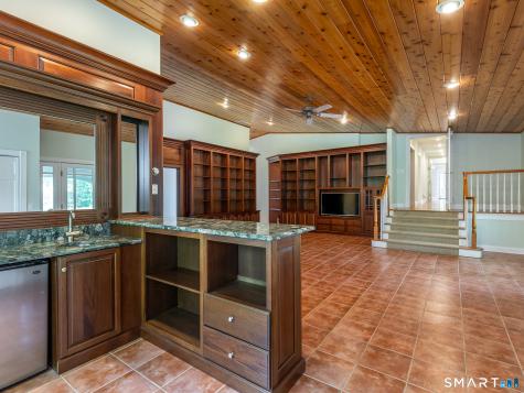 8 Sunrise Lane Bridgewater CT 06752