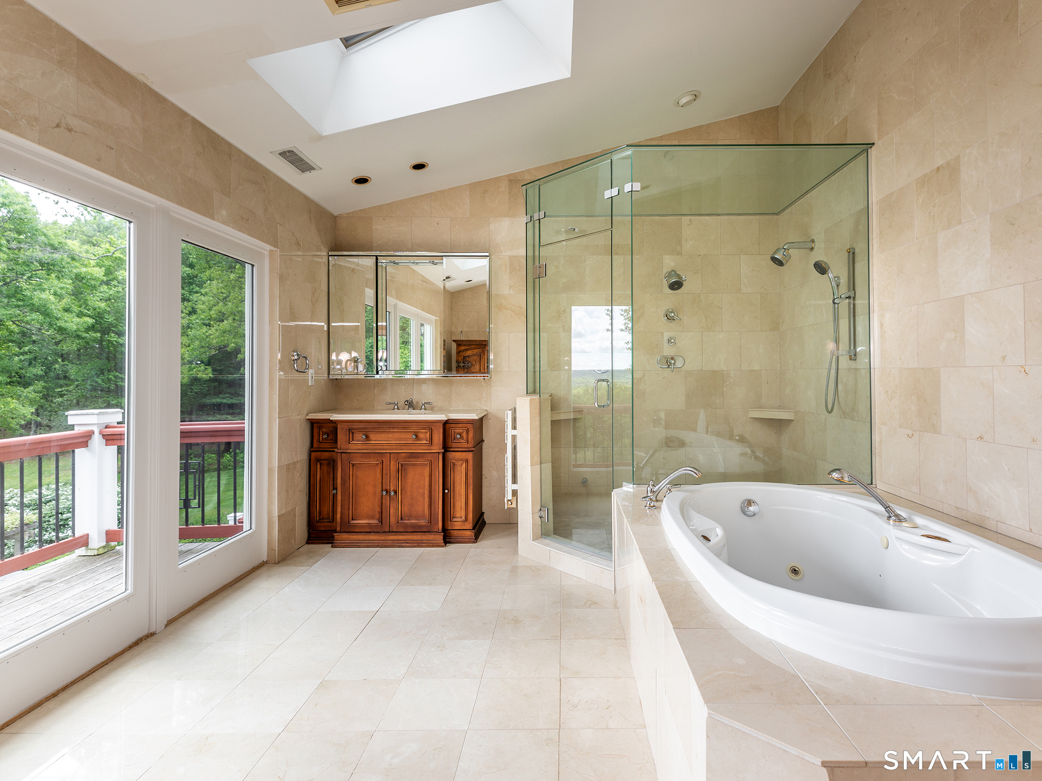 8 Sunrise Lane Bridgewater CT 06752