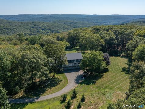 8 Sunrise Lane Bridgewater CT 06752
