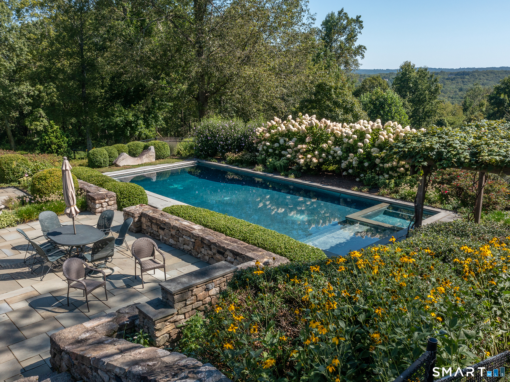 8 Sunrise Lane Bridgewater CT 06752