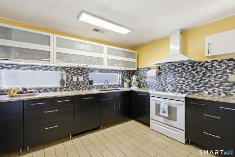 48 Edward Street Newington CT 06111