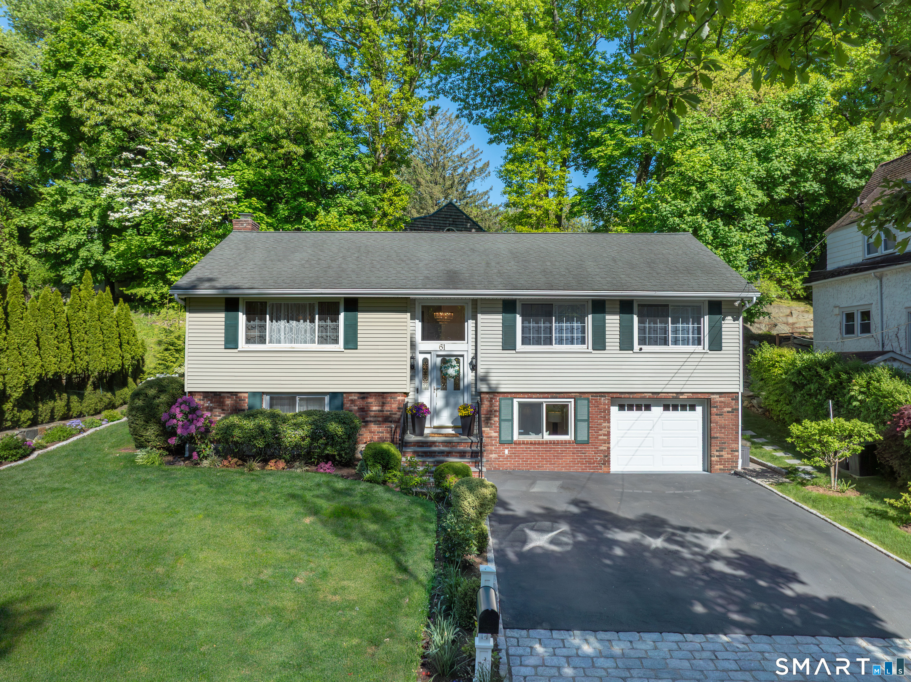 61 Center Drive Greenwich CT 06870