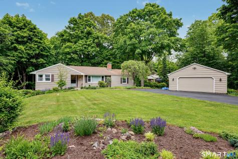 27 Apple Lane Redding CT 06896