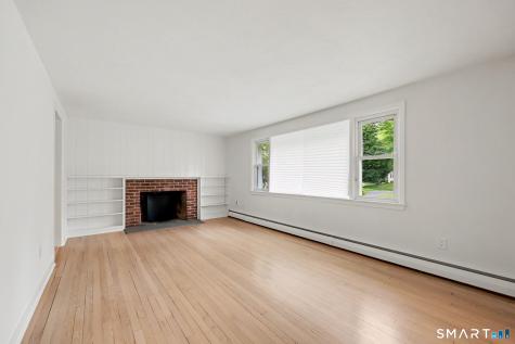 27 Apple Lane Redding CT 06896