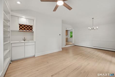 27 Apple Lane Redding CT 06896