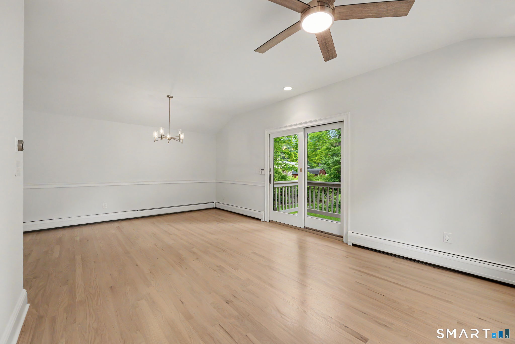 27 Apple Lane Redding CT 06896