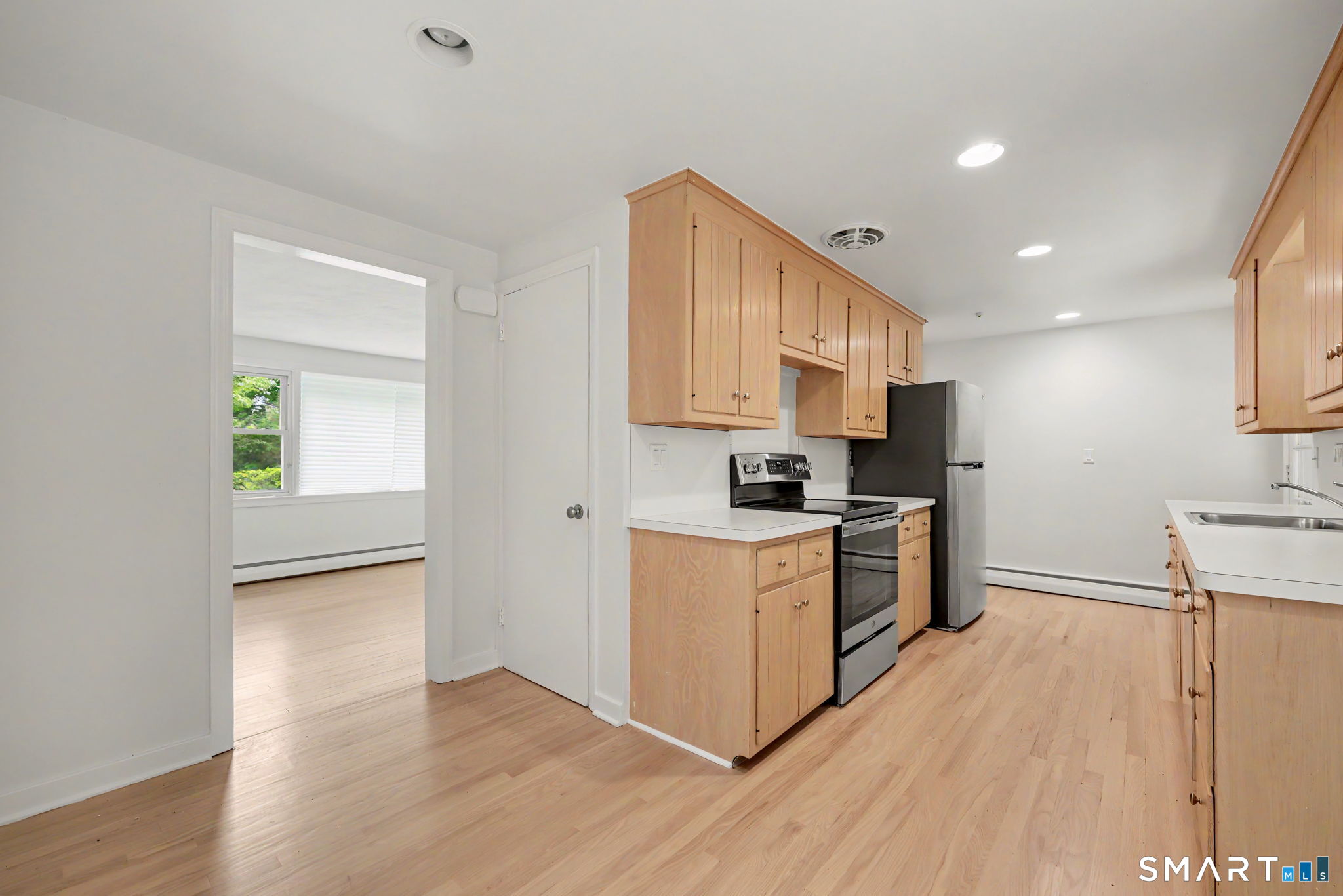 27 Apple Lane Redding CT 06896