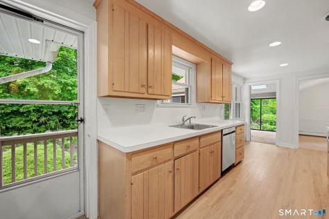 27 Apple Lane Redding CT 06896