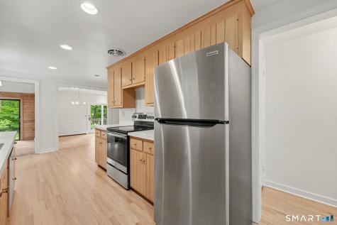 27 Apple Lane Redding CT 06896