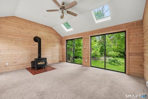 27 Apple Lane Redding CT 06896