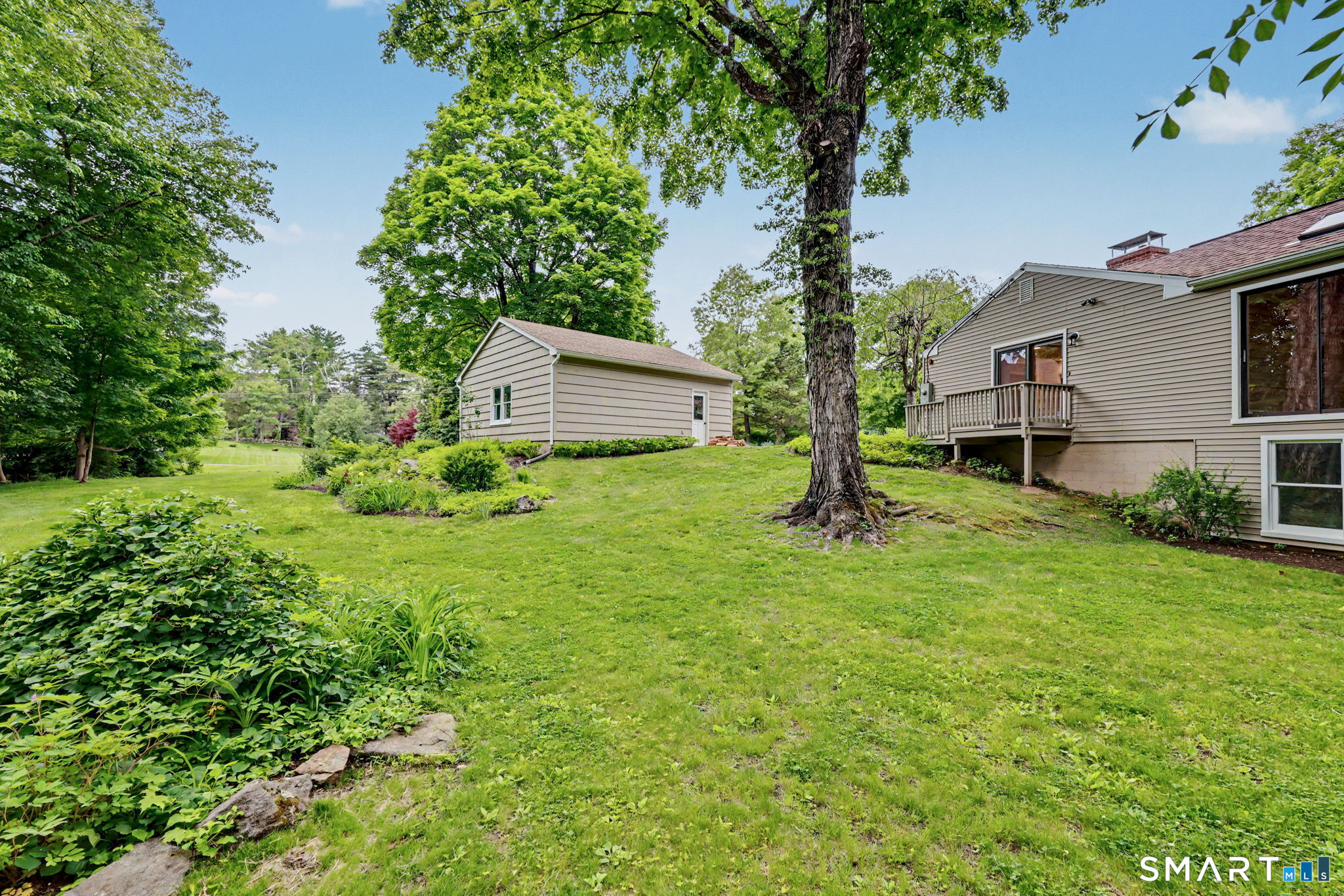 27 Apple Lane Redding CT 06896