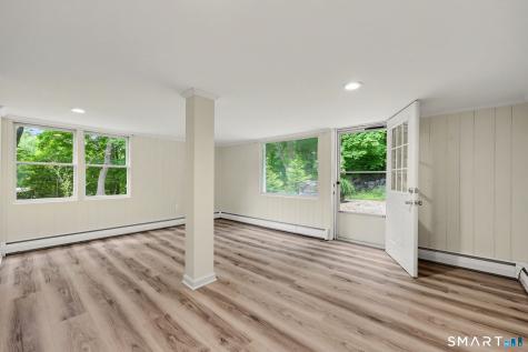 27 Apple Lane Redding CT 06896