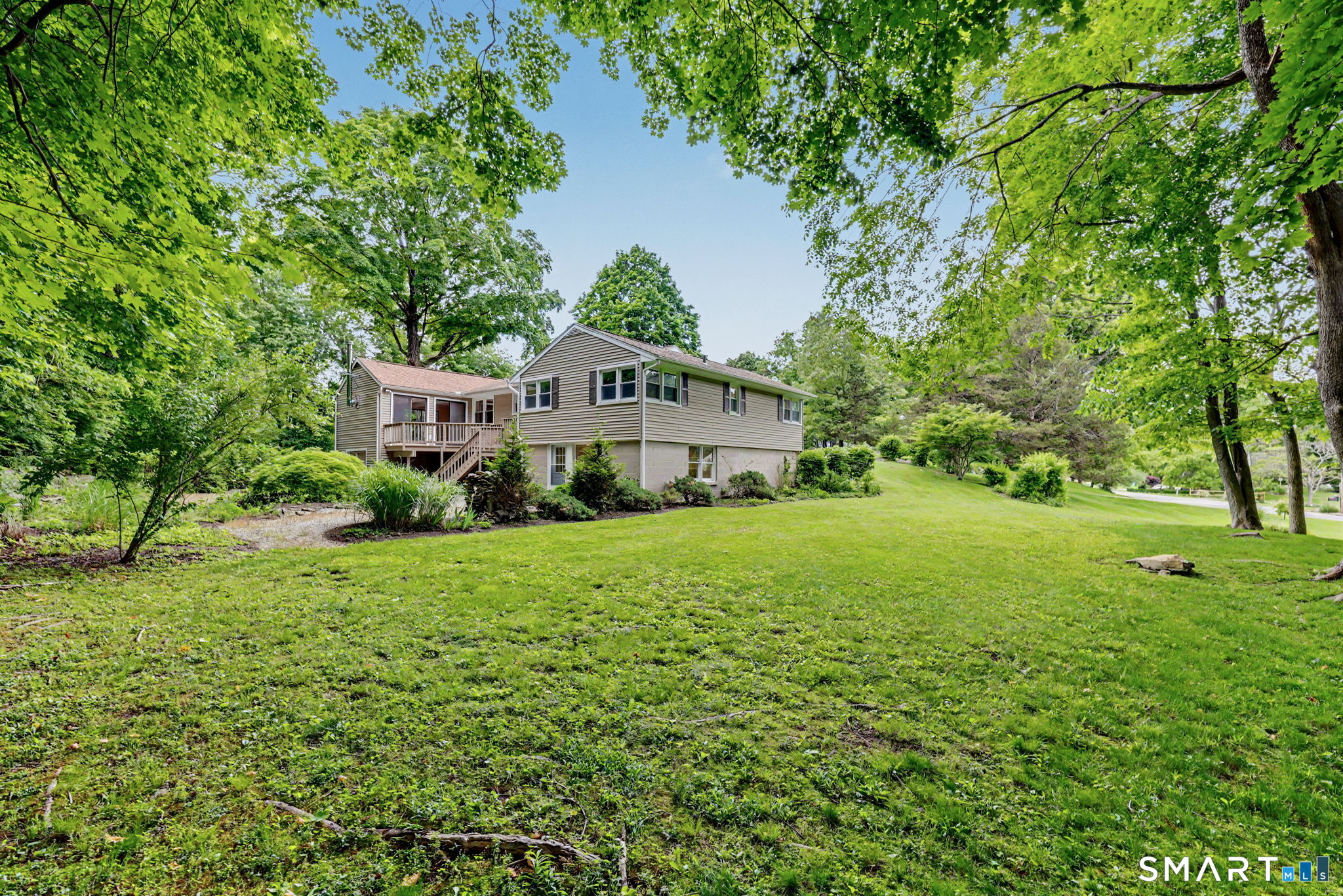 27 Apple Lane Redding CT 06896