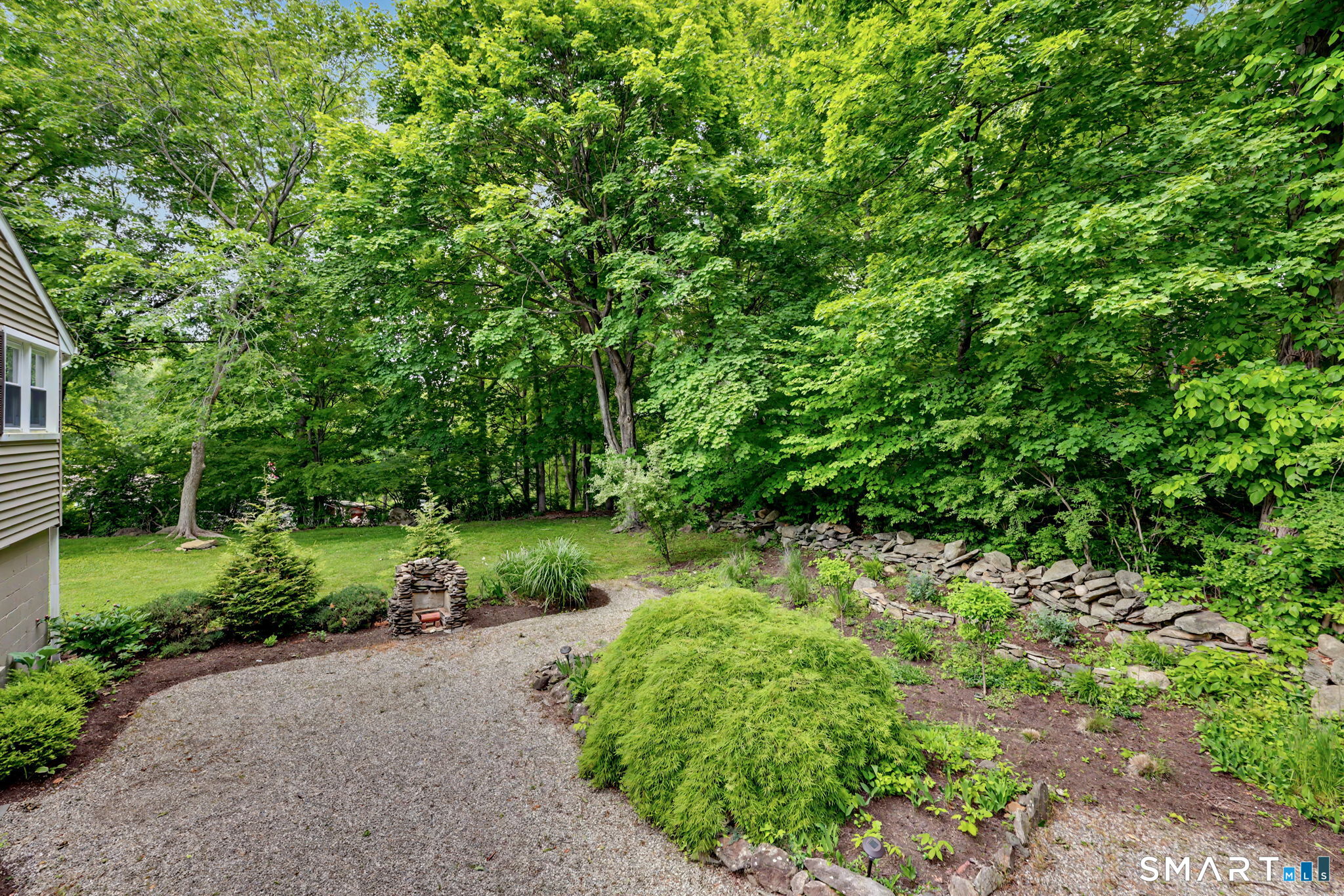 27 Apple Lane Redding CT 06896
