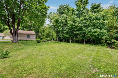 27 Apple Lane Redding CT 06896