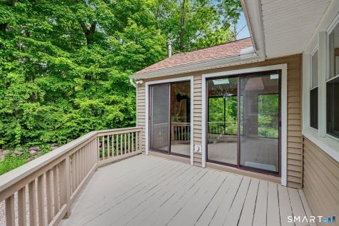 27 Apple Lane Redding CT 06896