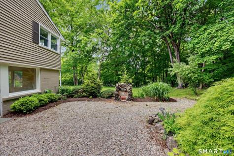 27 Apple Lane Redding CT 06896