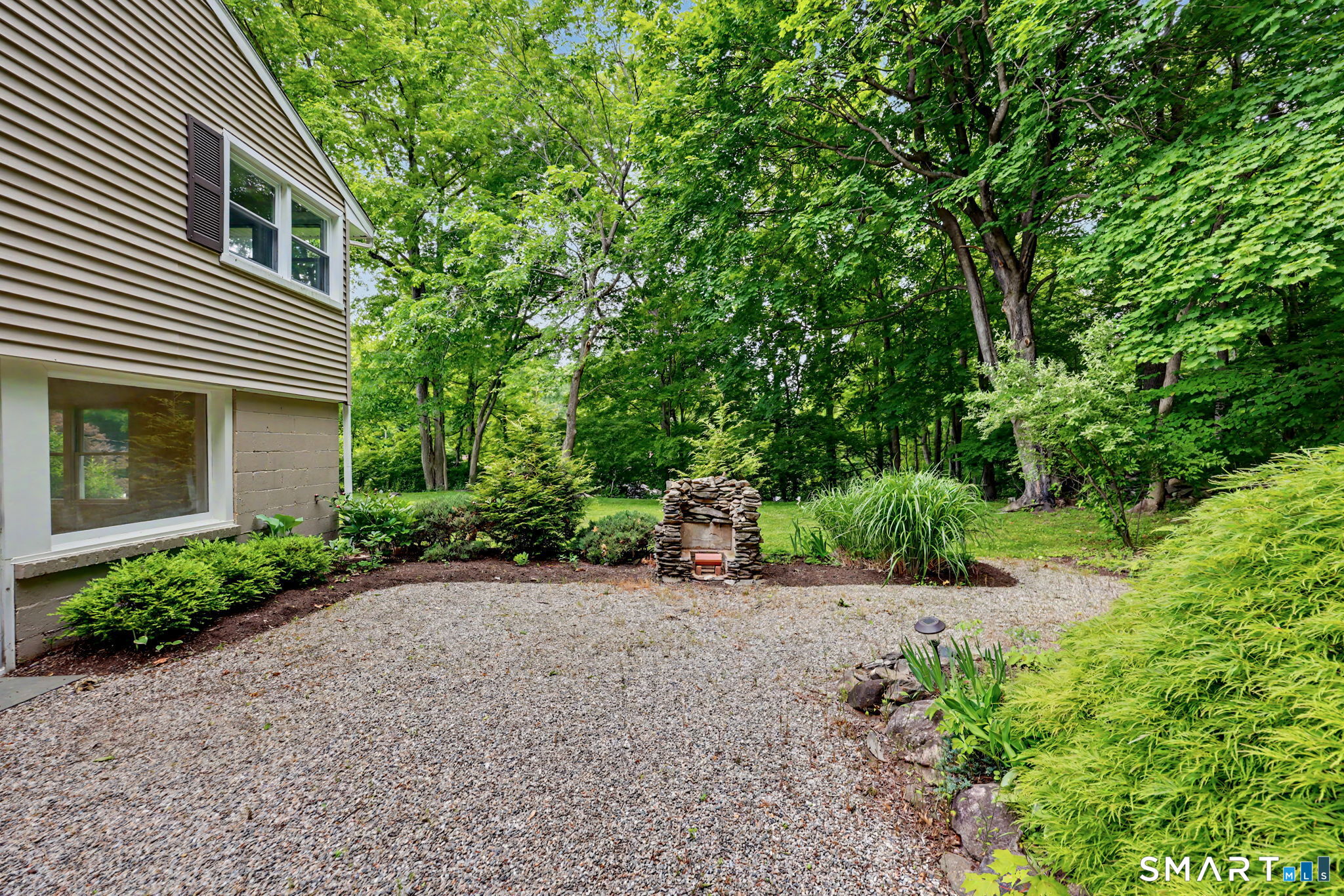 27 Apple Lane Redding CT 06896