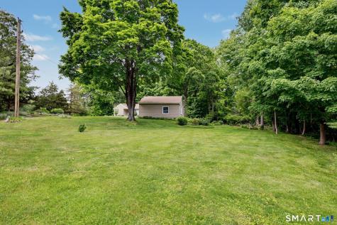 27 Apple Lane Redding CT 06896