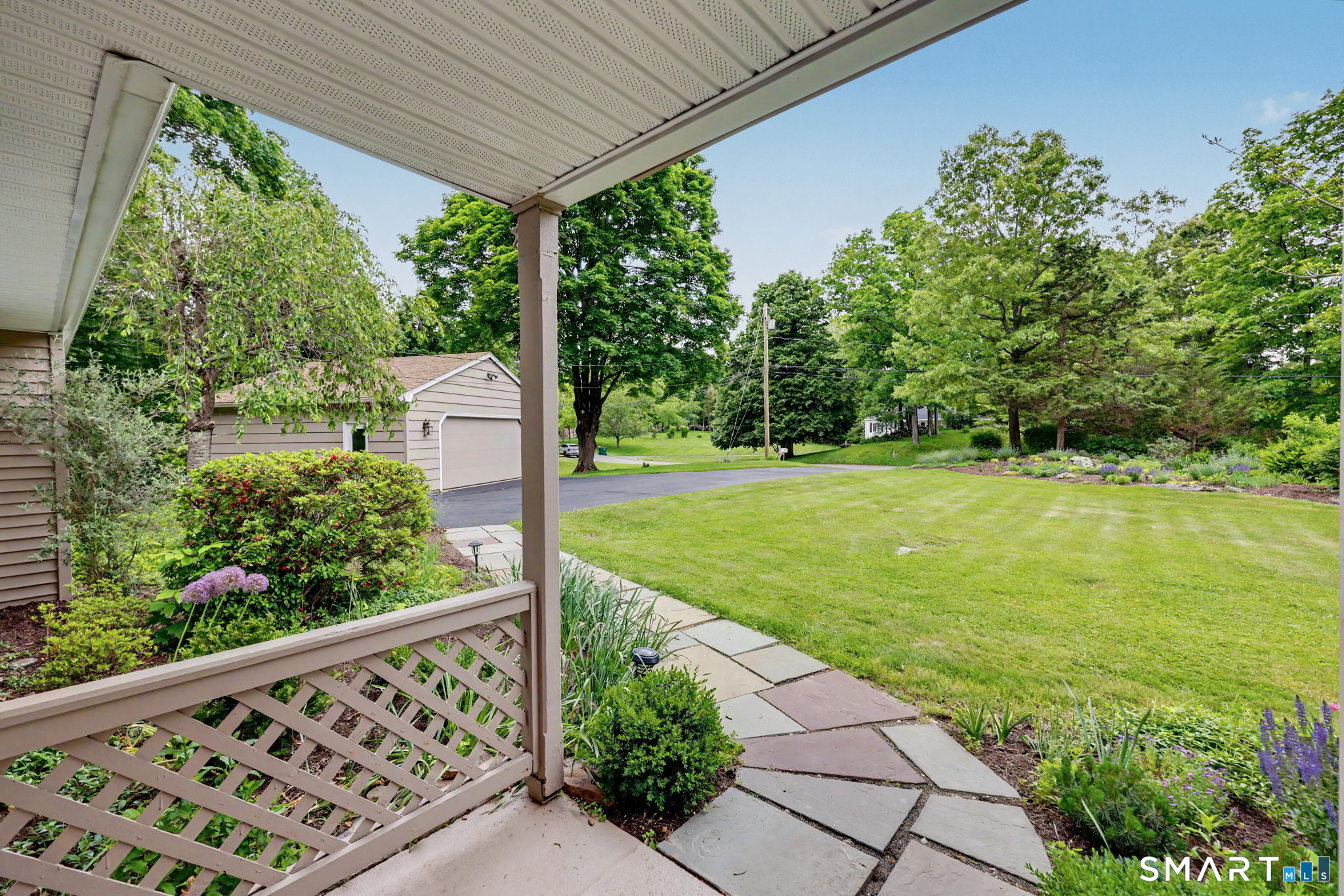 27 Apple Lane Redding CT 06896